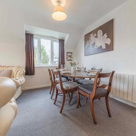 Pass The Keys Comfortable 3 Bed In Bowness With Parking Appartamento
