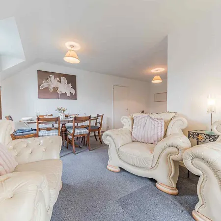 Pass The Keys Comfortable 3 Bed In Bowness With Parking Appartement *
