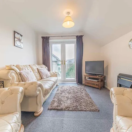 Pass The Keys Comfortable 3 Bed In Bowness With Parking Appartement