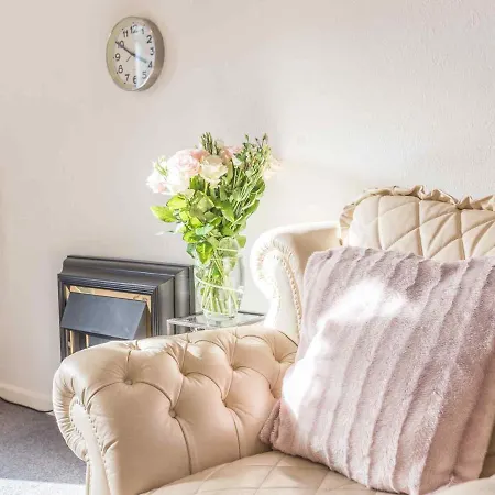 Pass The Keys Comfortable 3 Bed In Bowness With Parking Appartamento *