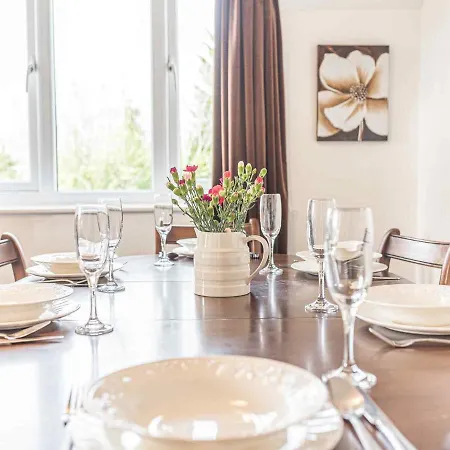 Pass The Keys Comfortable 3 Bed In Bowness With Parking