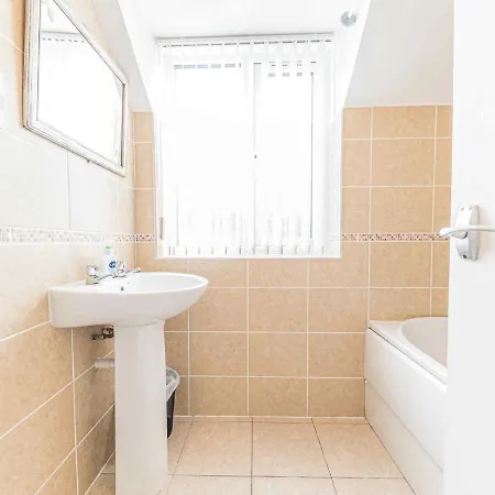Pass The Keys Comfortable 3 Bed In Bowness With Parking Appartement *