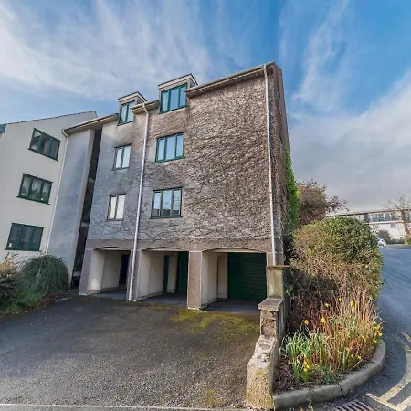 Pass The Keys Comfortable 3 Bed In Bowness With Parking Appartement